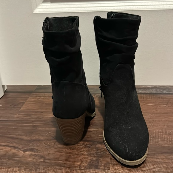 Black Scrunchie Booties - Picture 4 of 5